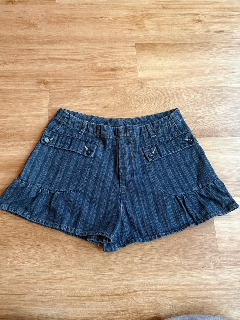 Vintage Y2K Striped Denim Ruffle Hem Women's Shorts - Dark Blue